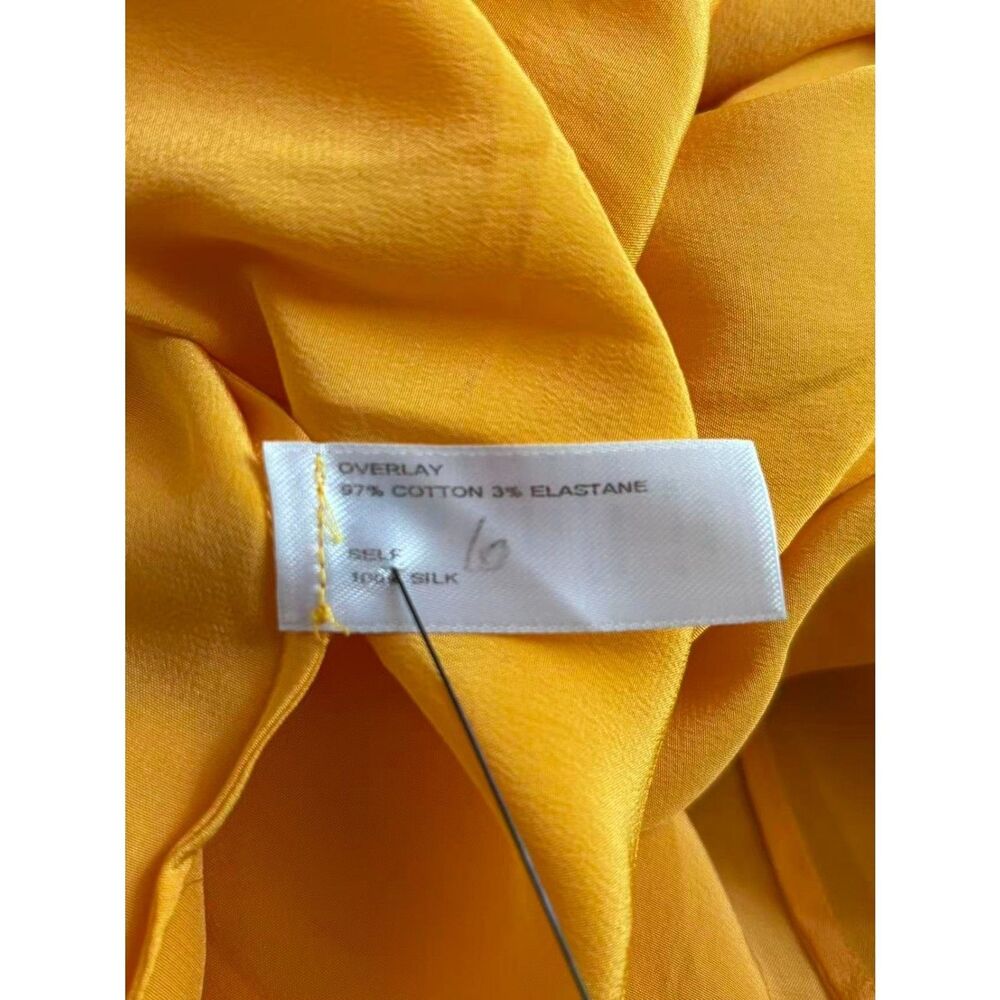 RUNWAY. Carolina Herrera Knee-Length Dress Size: 6 mustard yellow - Picture 12 of 16